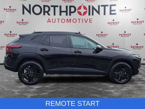 Used 2024 Chevrolet Trax ACTIV w/ Sunroof Package image 12