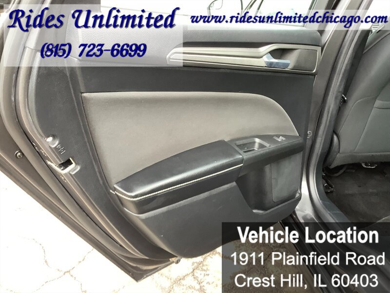Used 2018 Ford Fusion SE FWD image 24