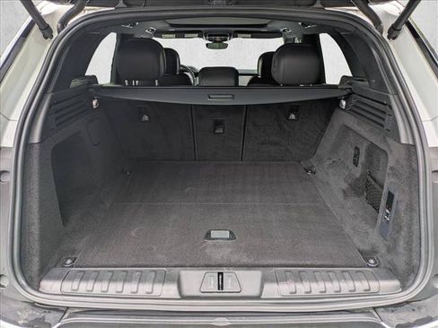 Used 2025 Land Rover Range Rover Sport SE AWD/4WD image 6