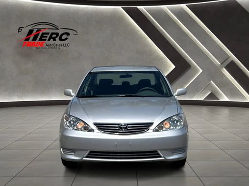 Used 2005 Toyota Camry LE FWD image 15