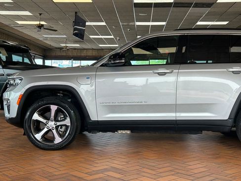 Used 2024 Jeep Grand Cherokee Limited 4xe w/ Trailer Tow Package image 4