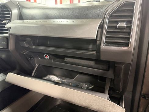 Used 2020 Ford F250 XLT w/ XLT Value Package image 18