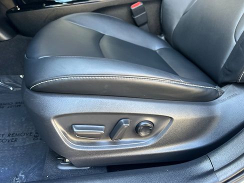 Used 2021 Toyota Prius Prime XLE image 13