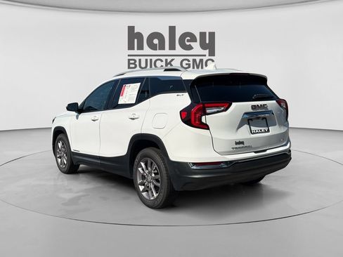 Used 2023 GMC Terrain SLT AWD/4WD image 3