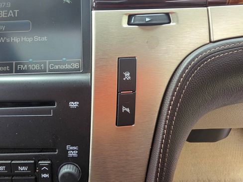 Used 2010 Cadillac Escalade ESV Platinum RWD image 49
