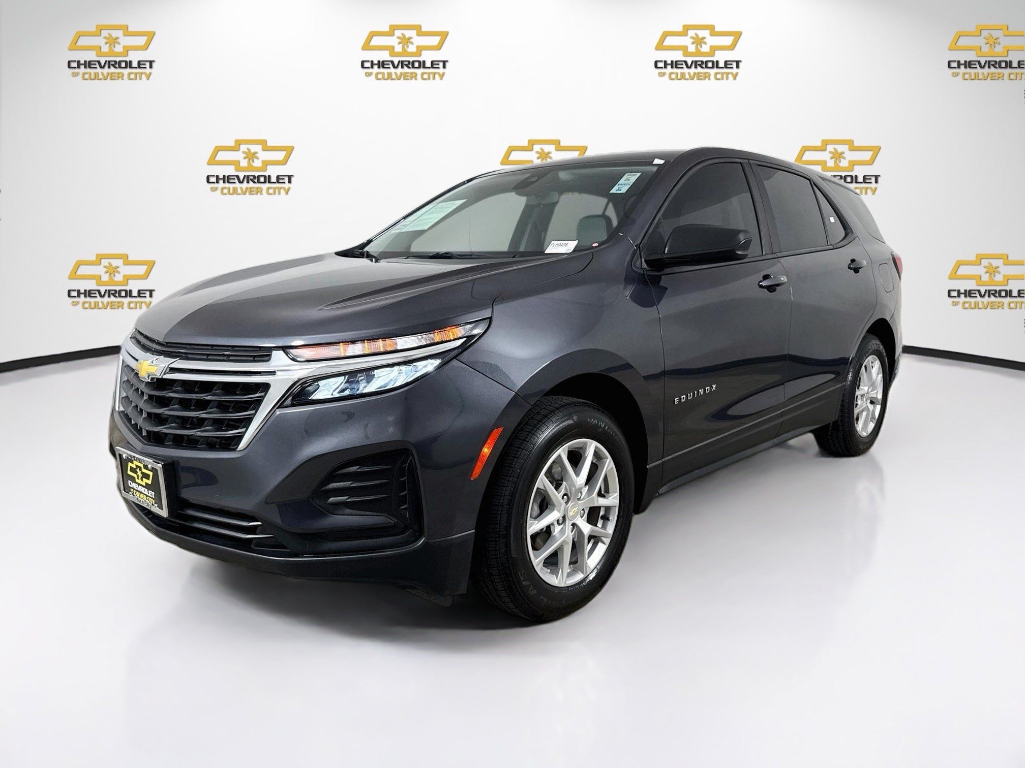 Used 2022 Chevrolet Equinox LS w/ LS Convenience Package FWD image 3