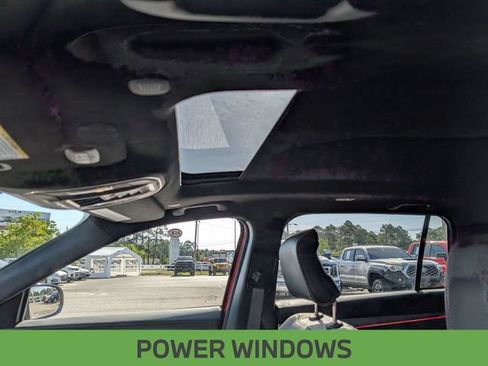Used 2024 Jeep Wagoneer Launch Edition AWD/4WD image 18
