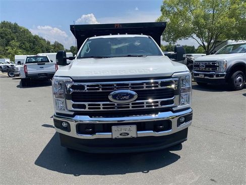 New 2025 Ford F550 4x4 Supercab Super Duty image 2