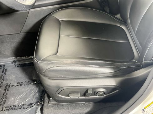 Used 2023 Jeep Grand Cherokee Limited w/ Black Appearance Package image 19