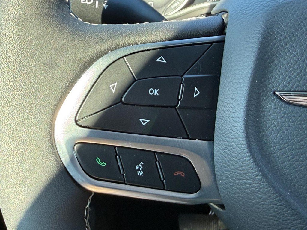 Used 2026 Chrysler Pacifica Select AWD/4WD image 15