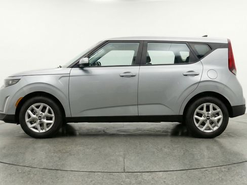 Used 2025 Kia Soul LX w/ LX Technology Package FWD image 5