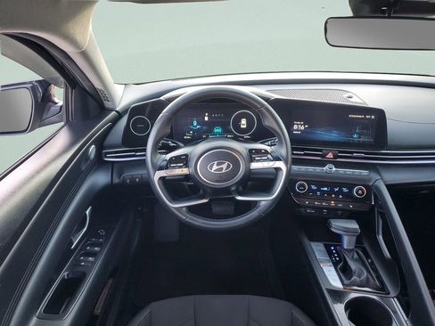 Certified 2024 Hyundai Elantra SEL w/ Convenience Package image 23