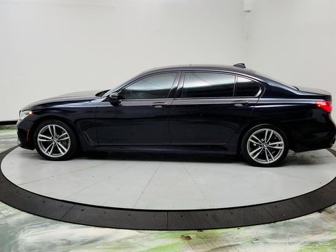 Used 2016 BMW 750i image 8