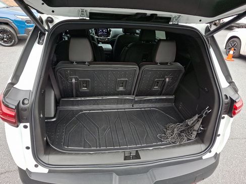 Used 2023 Chevrolet Traverse RS AWD/4WD image 45