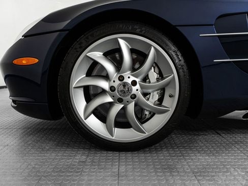 Used 2008 Mercedes-Benz SLR image 18