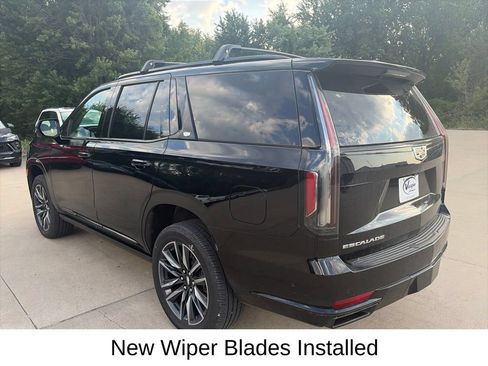 Used 2023 Cadillac Escalade Sport Platinum AWD/4WD image 10