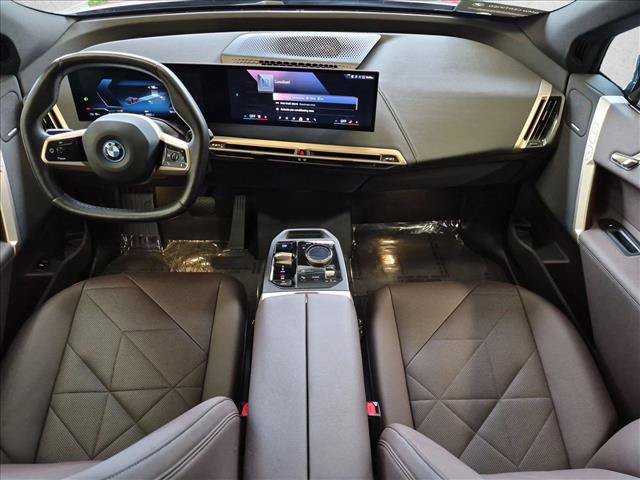 Certified 2024 BMW iX xDrive50 w/ Sport Package AWD/4WD image 18