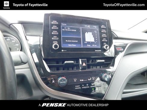 Used 2024 Toyota Camry SE image 7