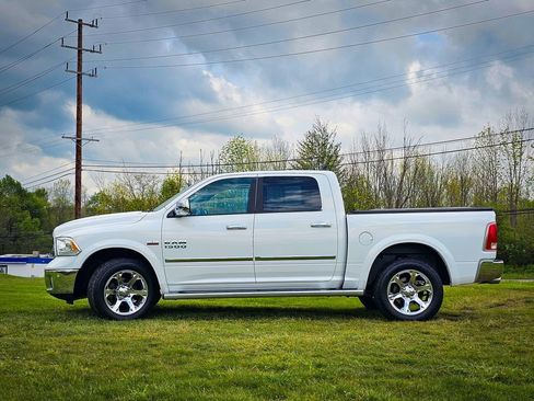 Used 2017 RAM 1500 Laramie w/ Convenience Group AWD/4WD image 6