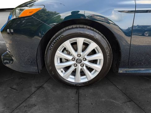 Used 2018 Toyota Camry LE FWD image 14