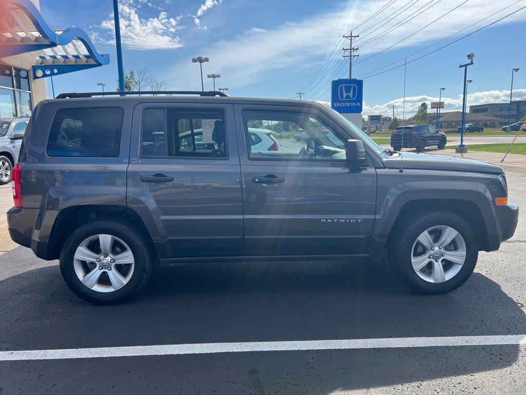 Used 2016 Jeep Patriot Sport w/ All Weather Capability Group AWD/4WD image 4