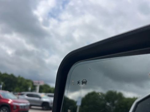 Used 2025 Chevrolet Silverado 2500 LTZ w/ LTZ Convenience Package AWD/4WD image 17