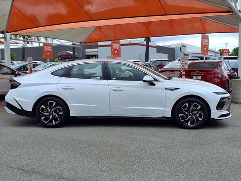 Used 2025 Hyundai Sonata SEL FWD image 3