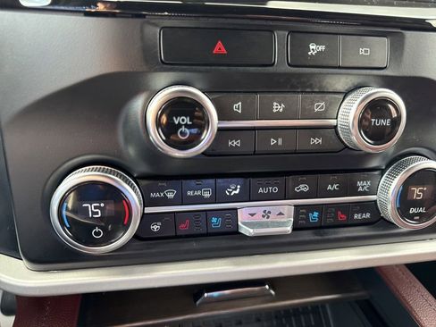 Used 2023 Ford Expedition Limited AWD/4WD image 17