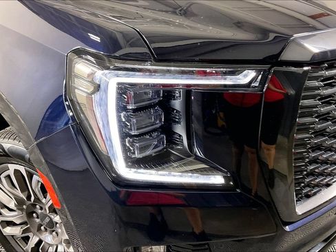 Used 2023 GMC Yukon Denali Ultimate AWD/4WD image 27