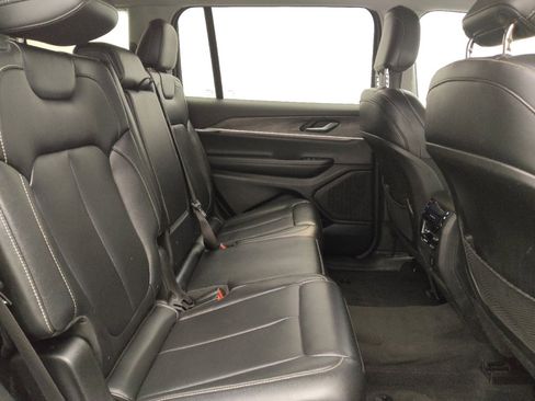 Used 2023 Jeep Grand Cherokee L Limited AWD/4WD image 19
