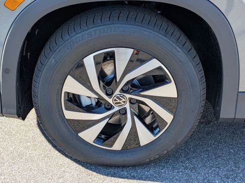 New 2026 Volkswagen Tiguan S image 10