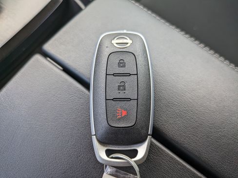 Used 2023 Nissan Rogue S FWD image 28
