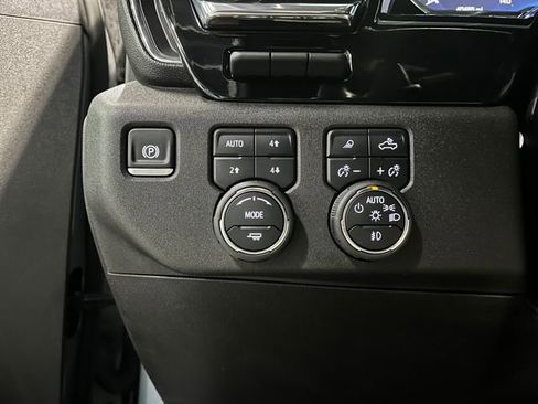 Used 2025 Chevrolet Silverado 1500 High Country w/ Technology Package AWD/4WD image 26