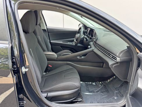 Used 2021 Hyundai Elantra SEL FWD image 14