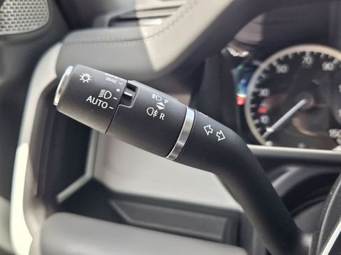 Certified 2023 Land Rover Defender 130 First Edition image 29