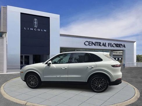 Used 2023 Porsche Cayenne Platinum Edition AWD/4WD image 6