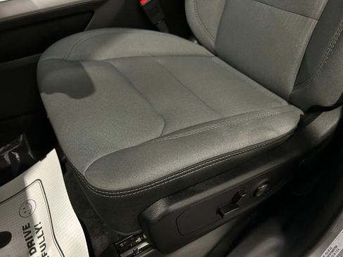 Used 2022 RAM 1500 Big Horn AWD/4WD image 17