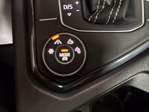 Certified 2021 Volkswagen Tiguan SE AWD/4WD image 24