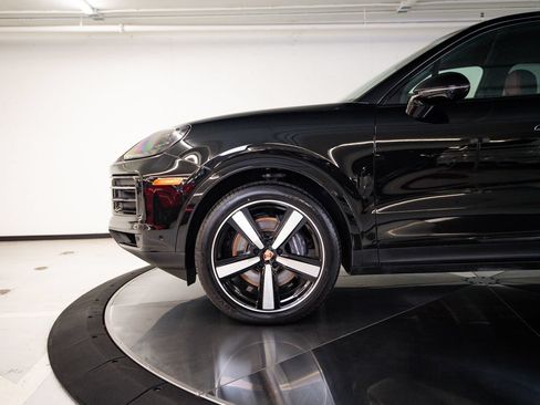 Certified 2026 Porsche Cayenne AWD/4WD image 11