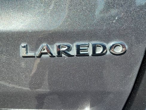 Used 2021 Jeep Grand Cherokee Laredo image 27