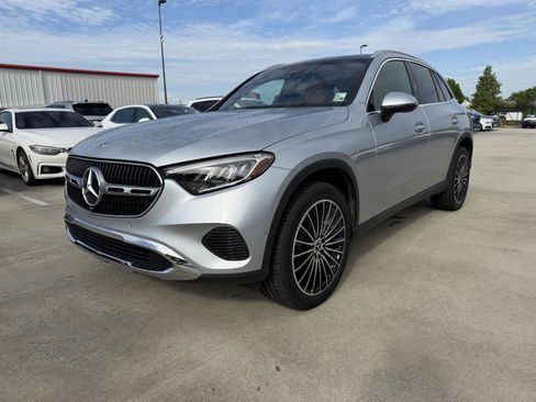 Certified 2026 Mercedes-Benz GLC 300 image 3