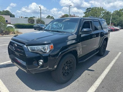 Used 2022 Toyota 4Runner SR5 Premium w/ Moonroof Package RWD image 3