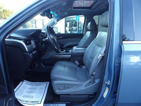 Used 2016 Chevrolet Suburban LT w/ Luxury Package AWD/4WD image 10