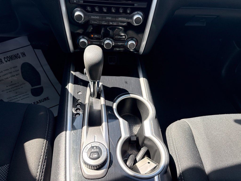 Used 2020 Nissan Pathfinder S AWD/4WD image 18