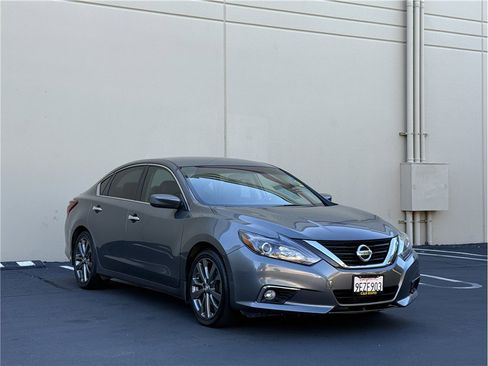 Used 2018 Nissan Altima 2.5 SR w/ SR Special Edition FWD image 3
