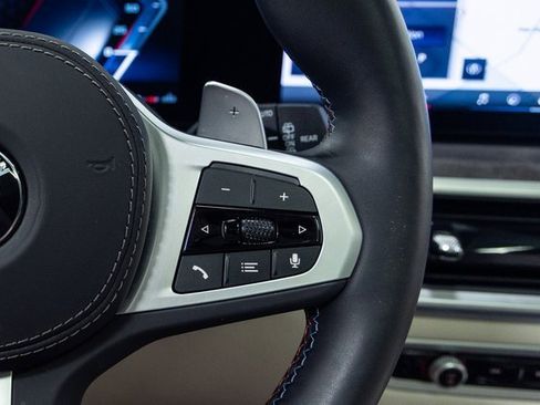 Certified 2025 BMW X7 M60i image 18