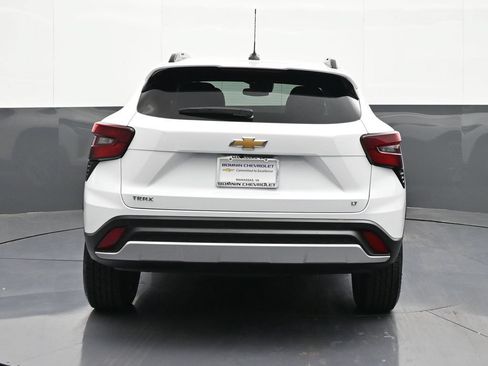 Certified 2025 Chevrolet Trax LT FWD image 4