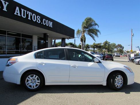 Used 2010 Nissan Altima 2.5 S FWD image 8