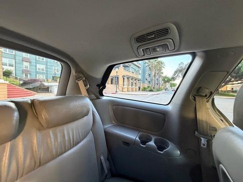 Used 2010 Toyota Sienna LE FWD image 40
