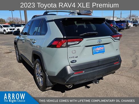 Used 2023 Toyota RAV4 XLE Premium image 9